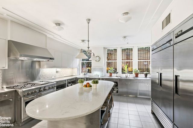 117 E 70TH Street, New York City, NY 10021