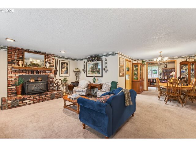 58845 HOVLAND Way, St Helens, OR 97051