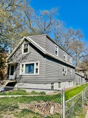 11741 S Stewart Avenue, Chicago, IL 60628