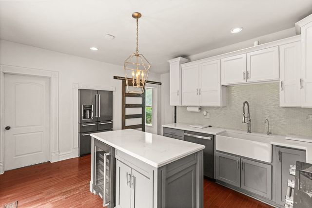 749 N Van Buren Street, Batavia, IL 60510