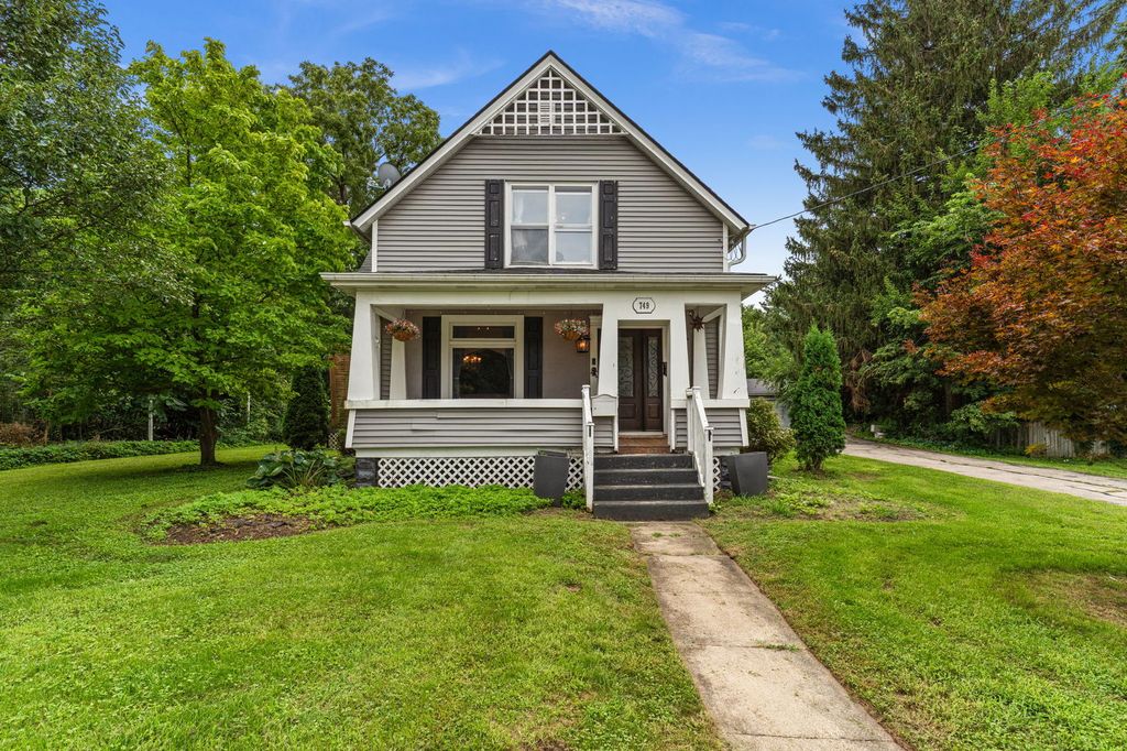 749 N Van Buren Street, Batavia, IL 60510