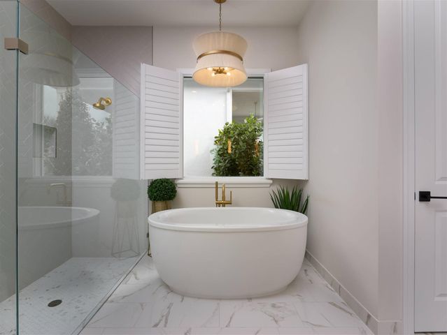 10088 Regency Way, Palm Beach Gardens, FL 33412