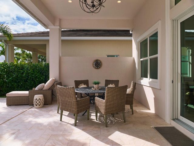 10088 Regency Way, Palm Beach Gardens, FL 33412