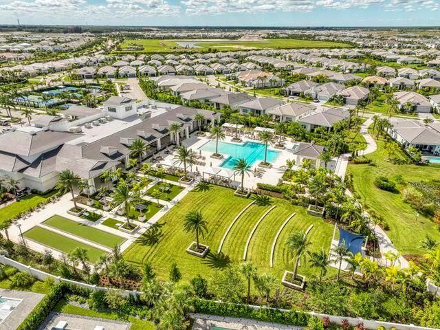 10088 Regency Way, Palm Beach Gardens, FL 33412