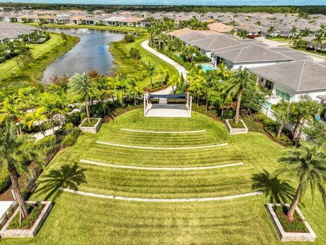 10088 Regency Way, Palm Beach Gardens, FL 33412