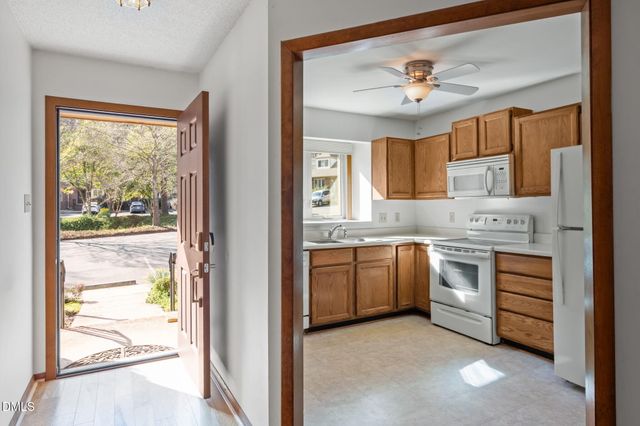 112 Essex Drive, Chapel Hill, NC 27514