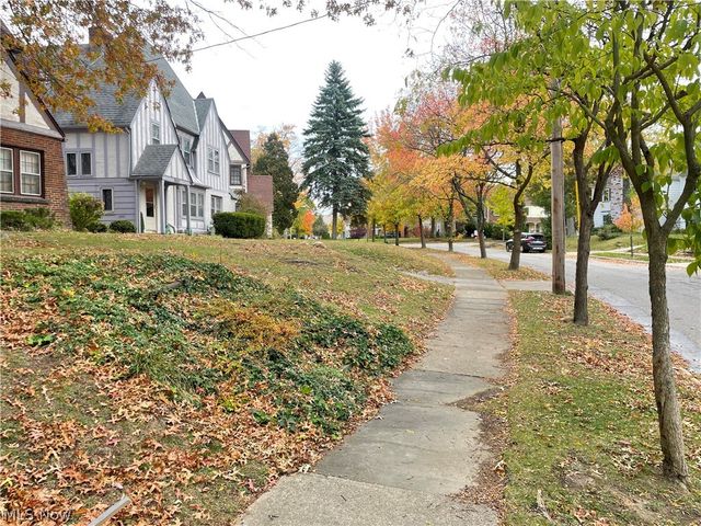 18323 Newell Road, Shaker Heights, OH 44122