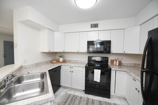 7050 N Highway 1 103, Cocoa, FL 32927