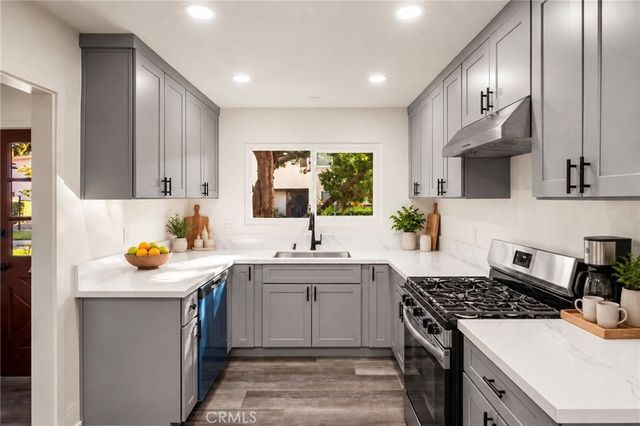 1919 Sherry Lane 46, Santa Ana, CA 92705