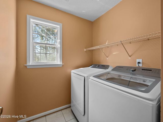 1017 N Commons Drive N, Jacksonville, NC 28546