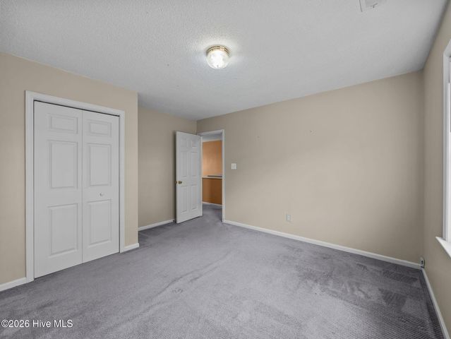 1017 N Commons Drive N, Jacksonville, NC 28546