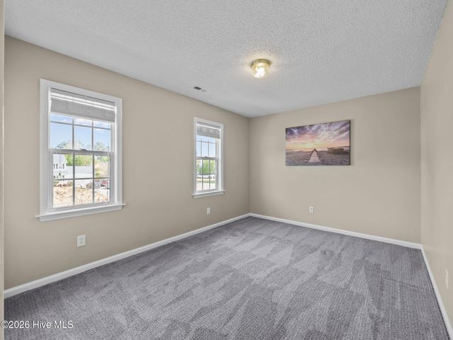 1017 N Commons Drive N, Jacksonville, NC 28546