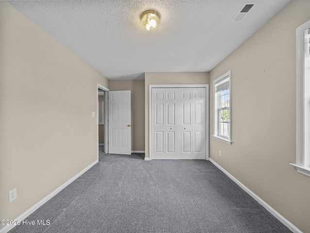 1017 N Commons Drive N, Jacksonville, NC 28546