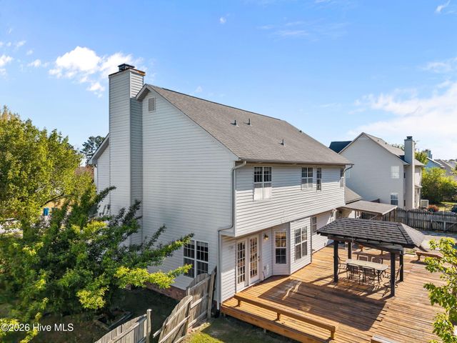 1017 N Commons Drive N, Jacksonville, NC 28546