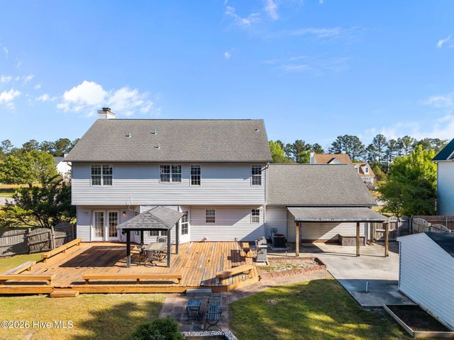 1017 N Commons Drive N, Jacksonville, NC 28546