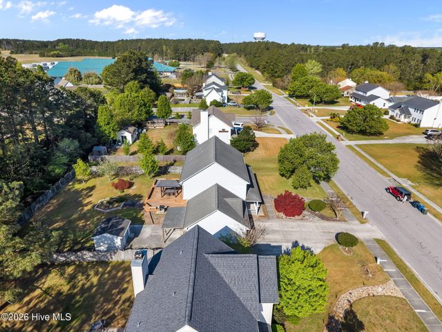 1017 N Commons Drive N, Jacksonville, NC 28546