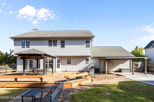 1017 N Commons Drive N, Jacksonville, NC 28546