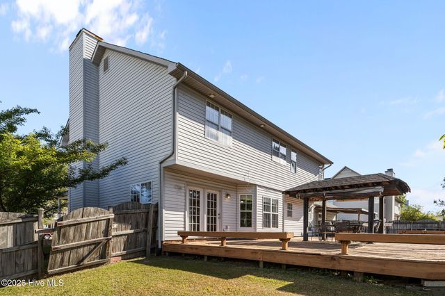 1017 N Commons Drive N, Jacksonville, NC 28546