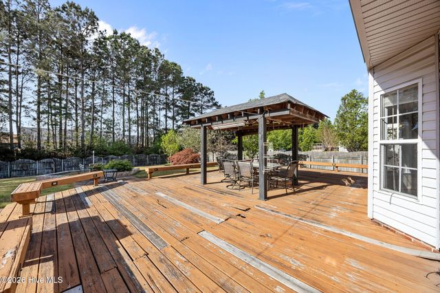 1017 N Commons Drive N, Jacksonville, NC 28546