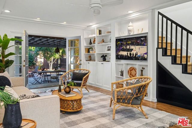 5420 Morella Avenue, Valley Village, CA 91607