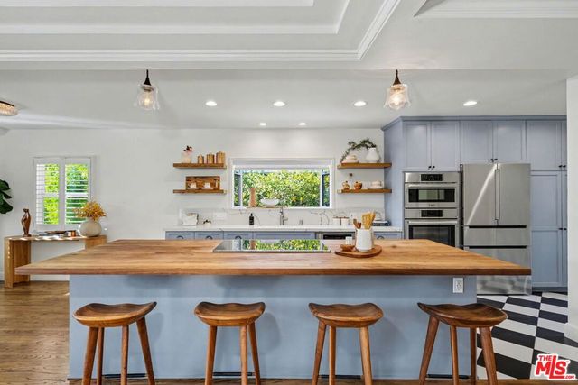 5420 Morella Avenue, Valley Village, CA 91607