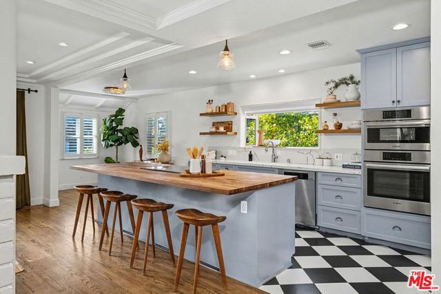 5420 Morella Avenue, Valley Village, CA 91607