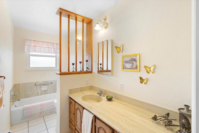 5 BACHELOR Trail, Edgewood, NM 87015