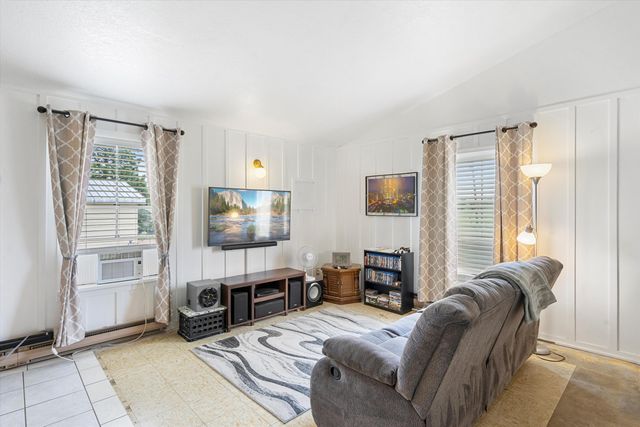 5 BACHELOR Trail, Edgewood, NM 87015