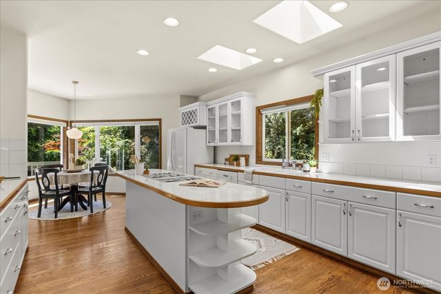 23915 NE 80th Street, Redmond, WA 98053