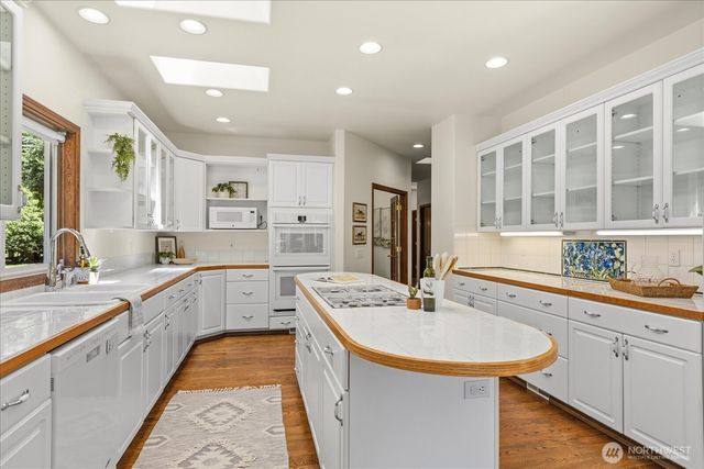 23915 NE 80th Street, Redmond, WA 98053