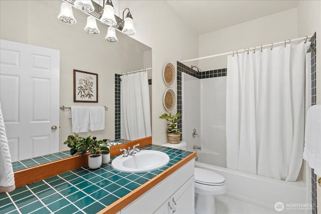 23915 NE 80th Street, Redmond, WA 98053