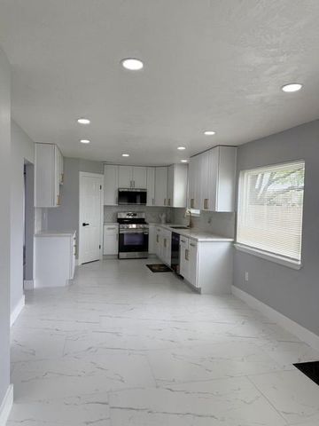 3419 Southdown Drive, Pearland, TX 77584