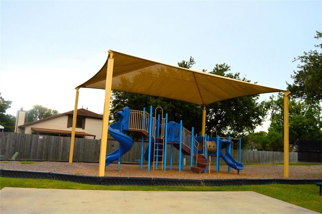 3419 Southdown Drive, Pearland, TX 77584