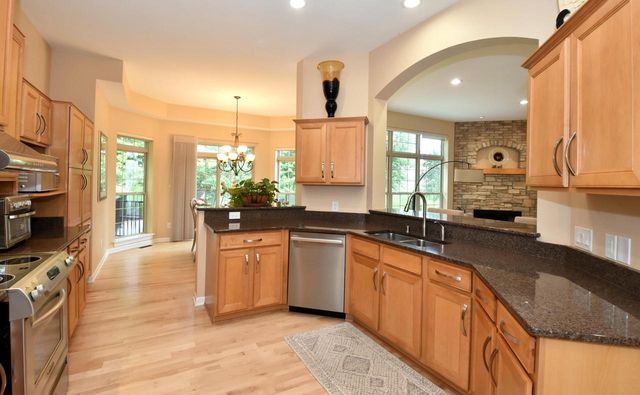 930 Dana LANE, Waukesha, WI 53189