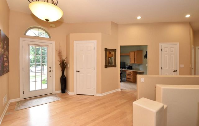 930 Dana LANE, Waukesha, WI 53189