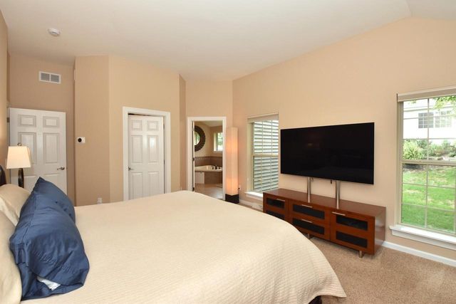 930 Dana LANE, Waukesha, WI 53189