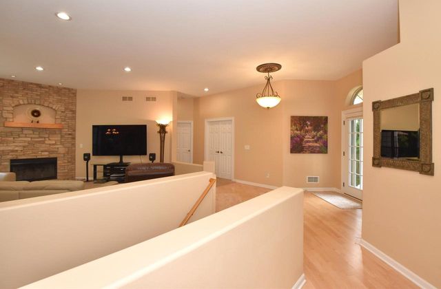 930 Dana LANE, Waukesha, WI 53189