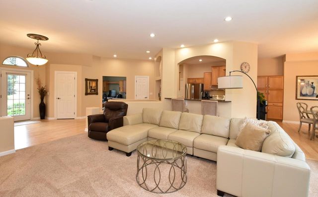 930 Dana LANE, Waukesha, WI 53189