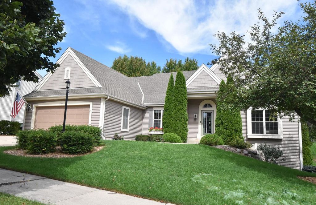 930 Dana LANE, Waukesha, WI 53189