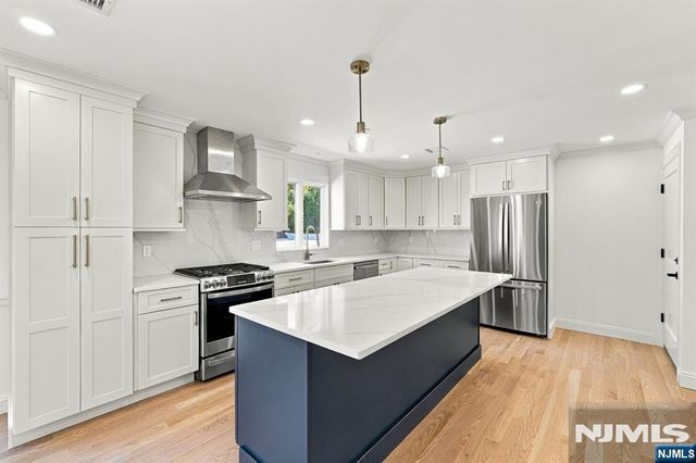 11-17 Harrison Drive, Fair Lawn, NJ 07410