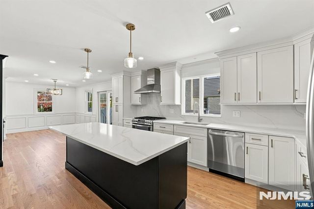 11-17 Harrison Drive, Fair Lawn, NJ 07410