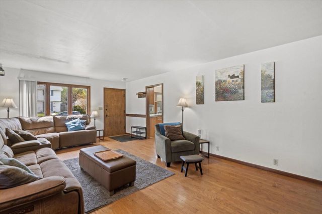 733 101st STREET, Milwaukee, WI 53214