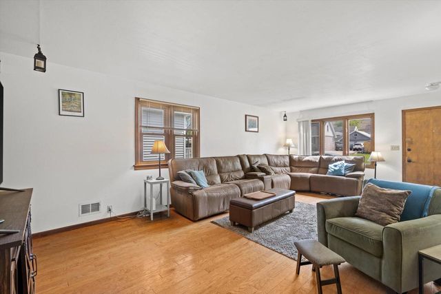 733 101st STREET, Milwaukee, WI 53214
