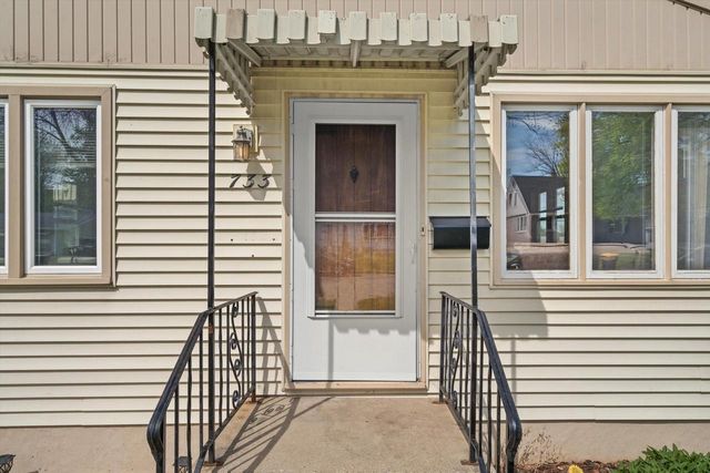 733 101st STREET, Milwaukee, WI 53214