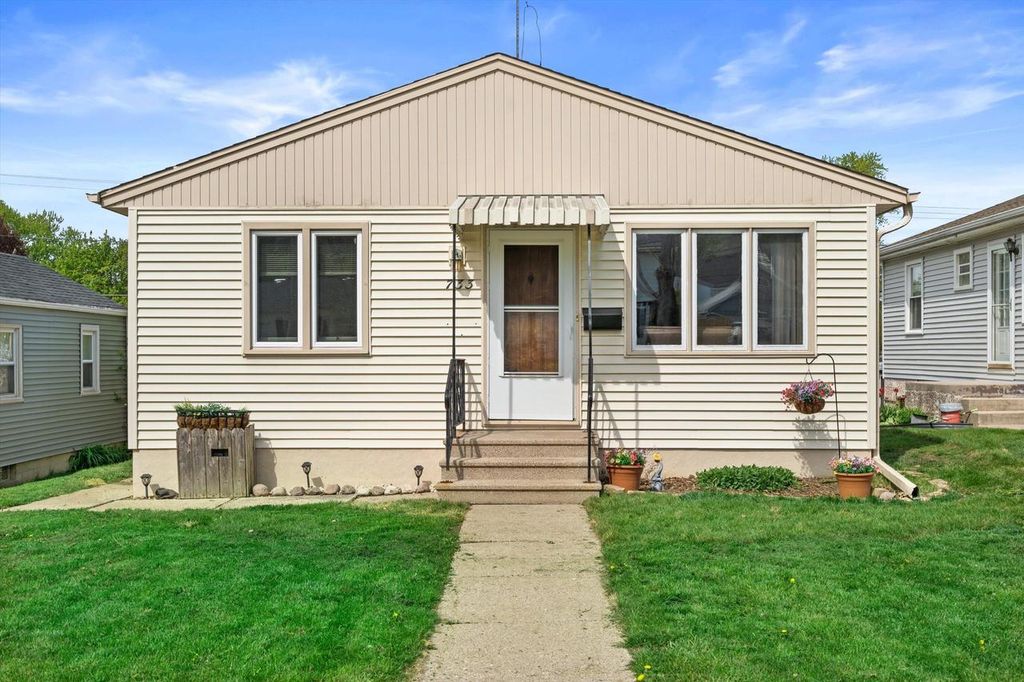 733 101st STREET, Milwaukee, WI 53214