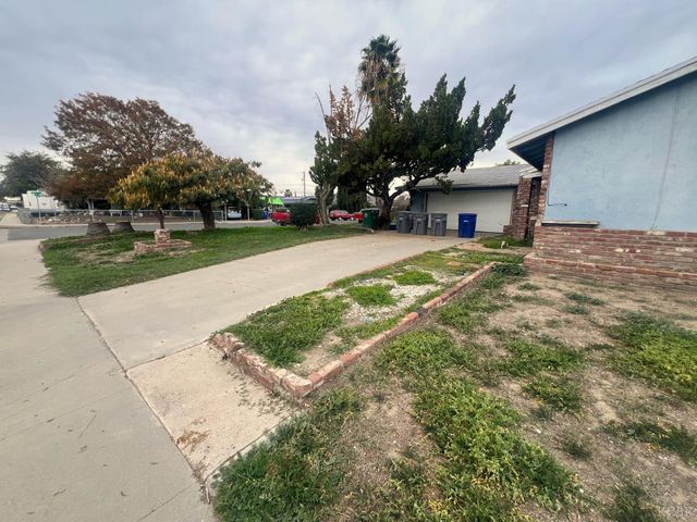 14106 Vista Drive, Armona, CA 93202