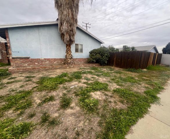 14106 Vista Drive, Armona, CA 93202