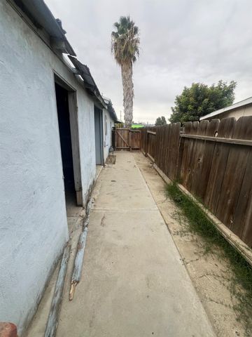 14106 Vista Drive, Armona, CA 93202