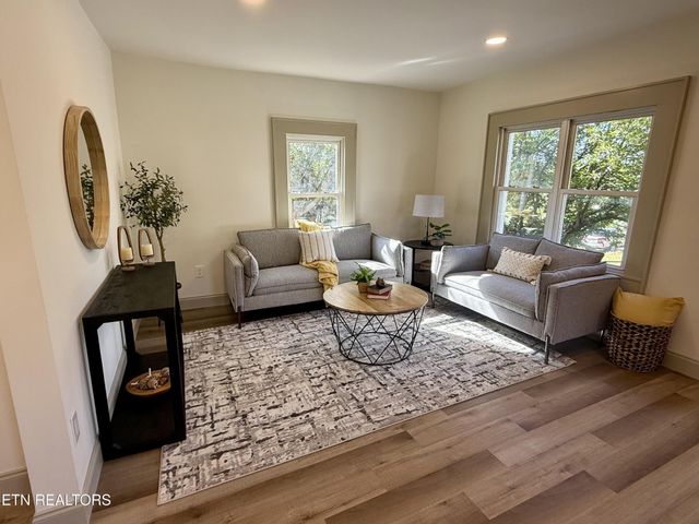 910 Reed St, Knoxville, TN 37921