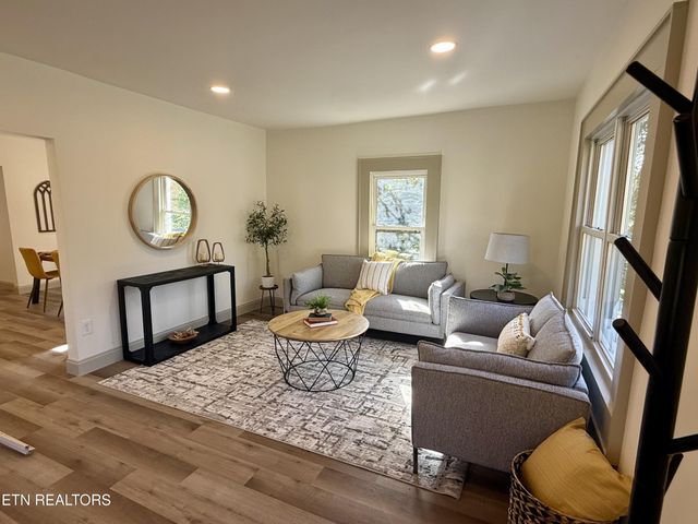 910 Reed St, Knoxville, TN 37921